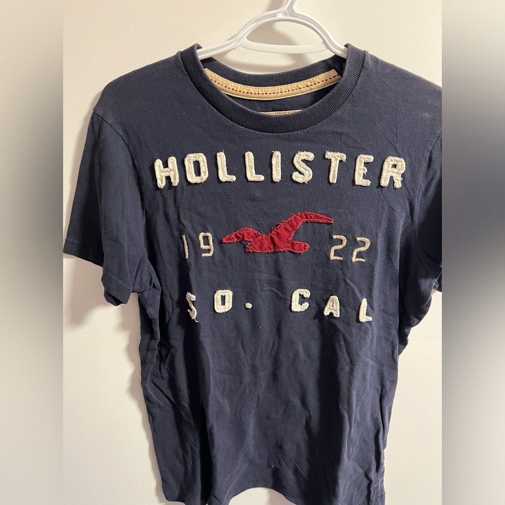 Hollister tshirt